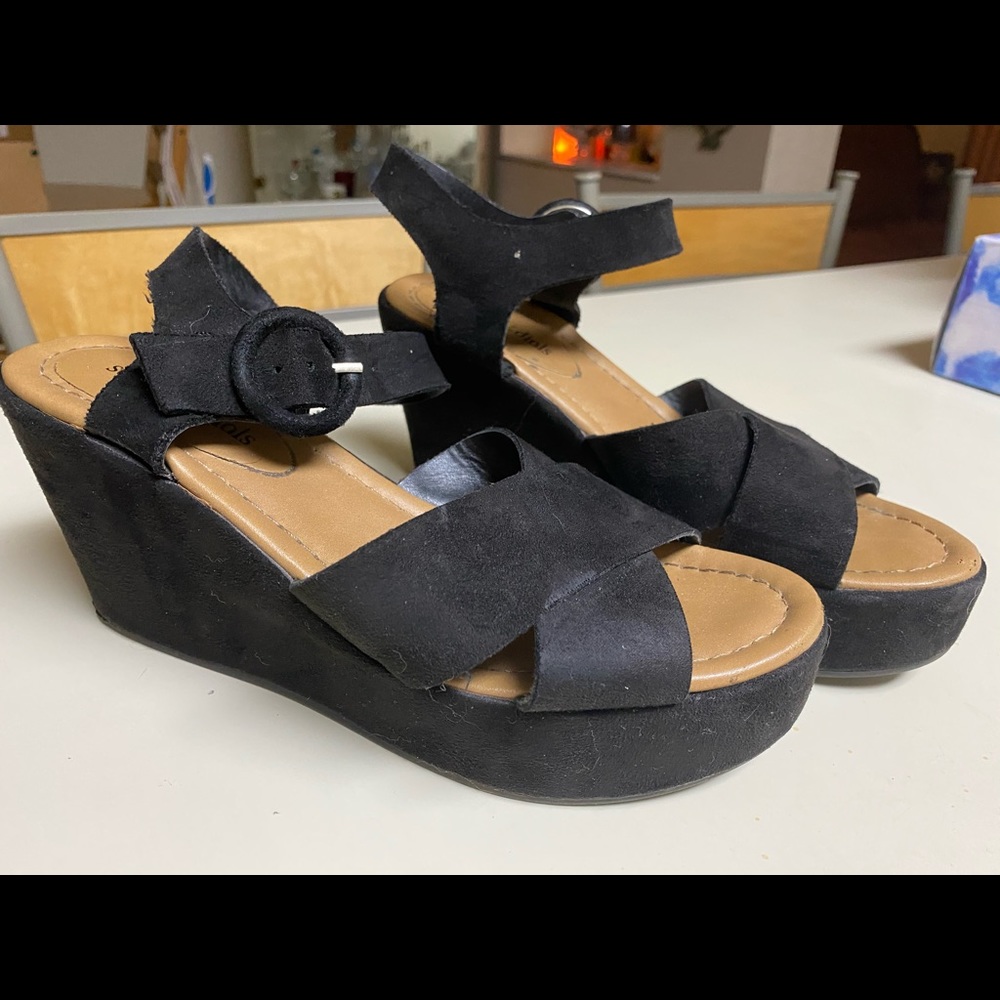 Seven Dials Black Wedge Platform Sandal size 7